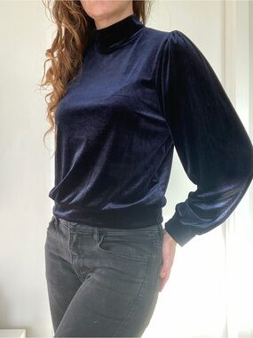 Midnight blue velvet ballon sleeve half turtle neck top Size M